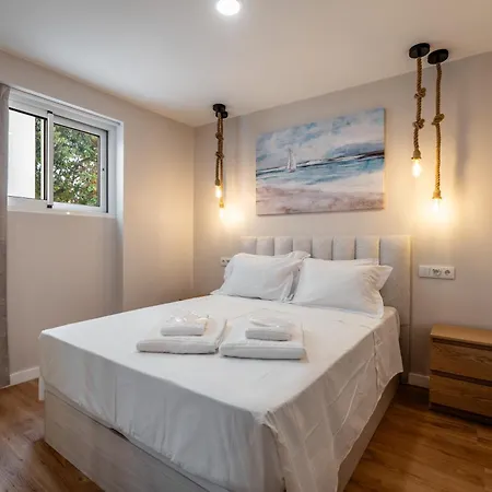 T1 Novo, A Poucos Passos Da Da Com Ac E Wifi Apartment Luz