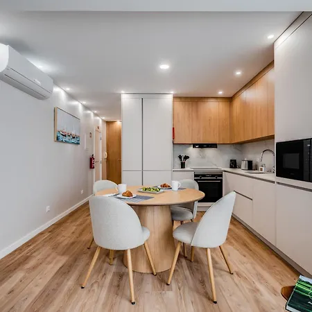 Apartment T1 Novo, A Poucos Passos Da Da Com Ac E Wifi *